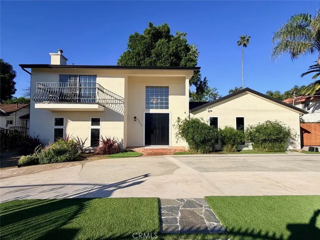7425 Vanalden Ave, Reseda