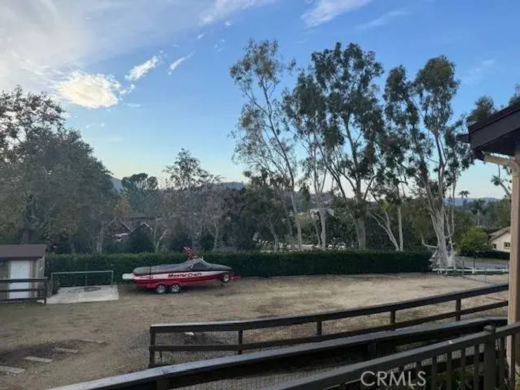 20372 Amapola, Orange