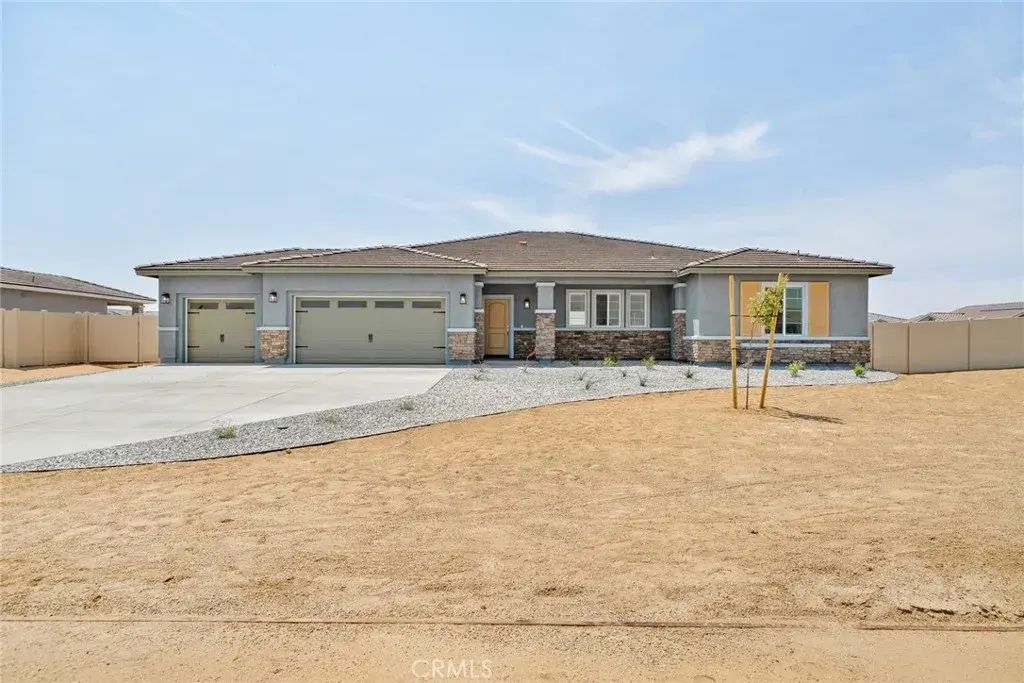 14891 Desert Lily Court, Apple Valley