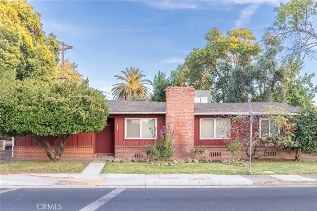 559 East, Chico