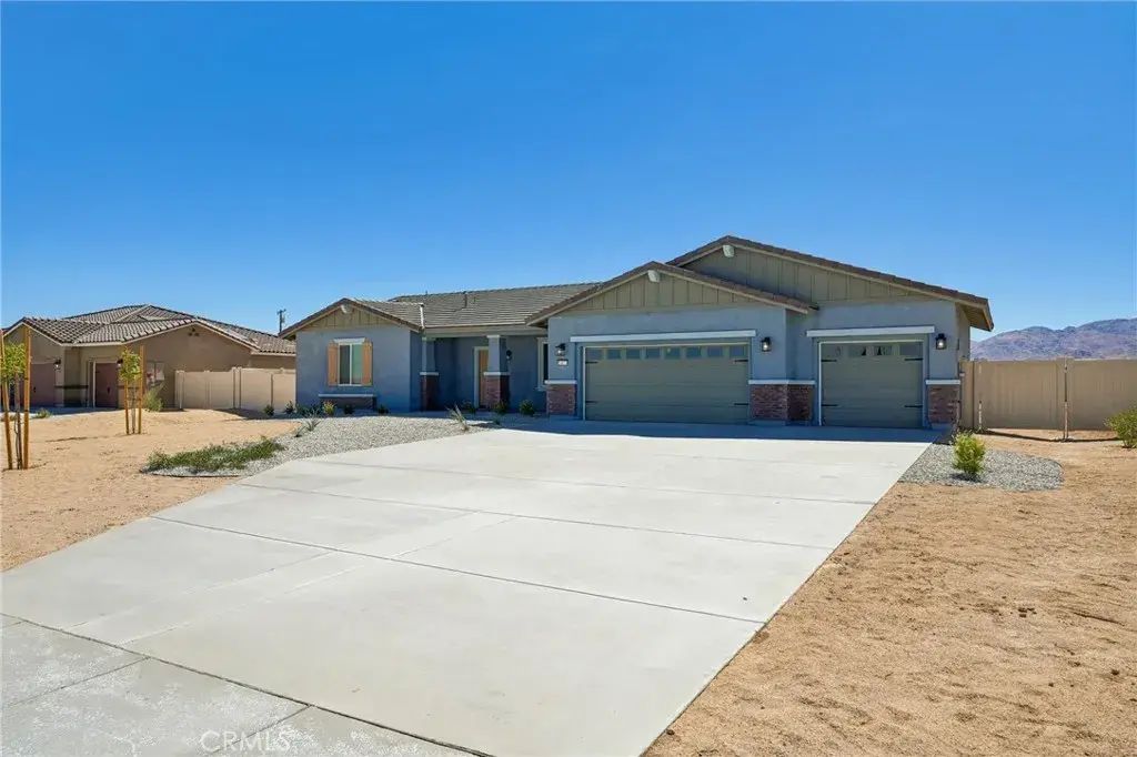 14873 Desert Lily Court, Apple Valley
