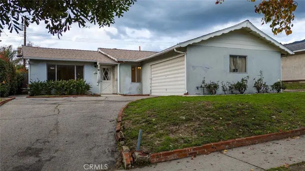 9825 Tujunga Canyon Place, Tujunga