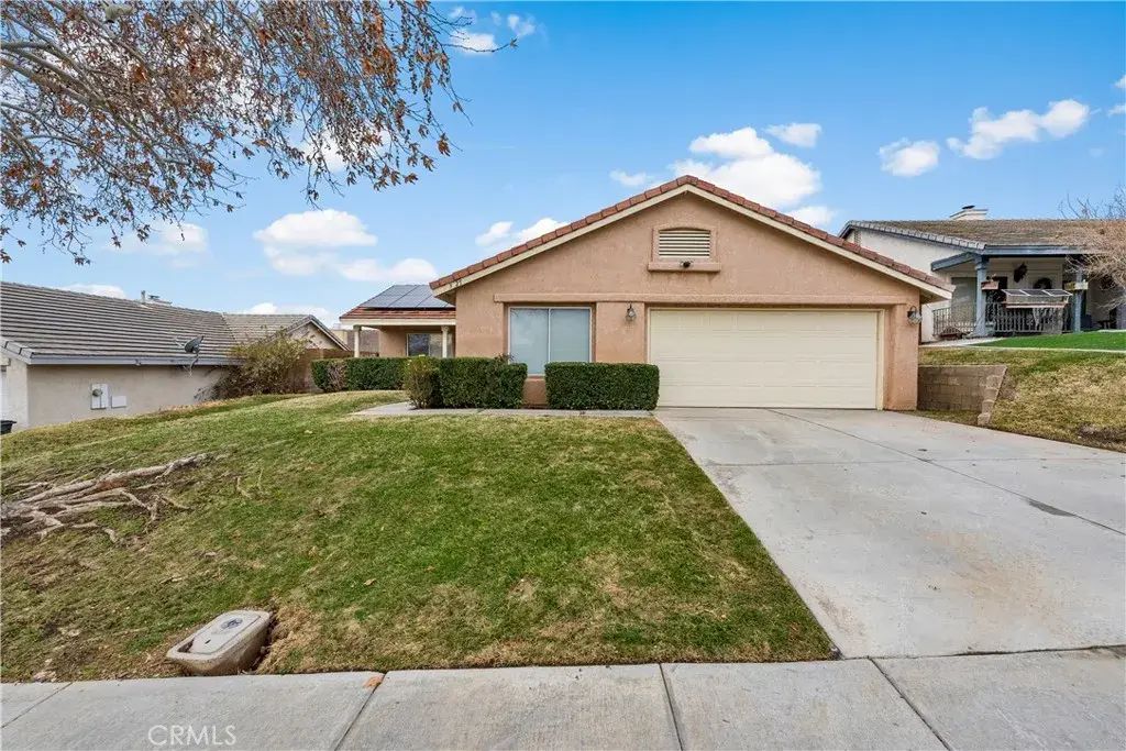 3425 Topgun Street, Rosamond
