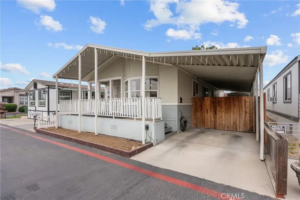 21500 Lassen 180, Chatsworth