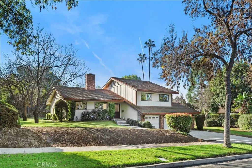 1194 Lyndhurst Drive Northwest, Riverside
