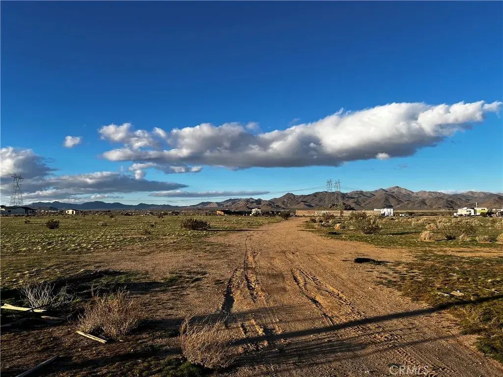 33520 Haynes, Lucerne Valley
