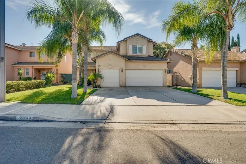 7964 Linares, Jurupa Valley