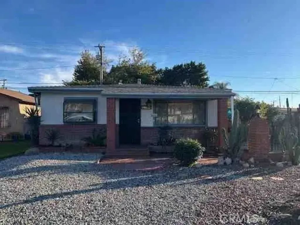 8932 Gallatin, Pico Rivera
