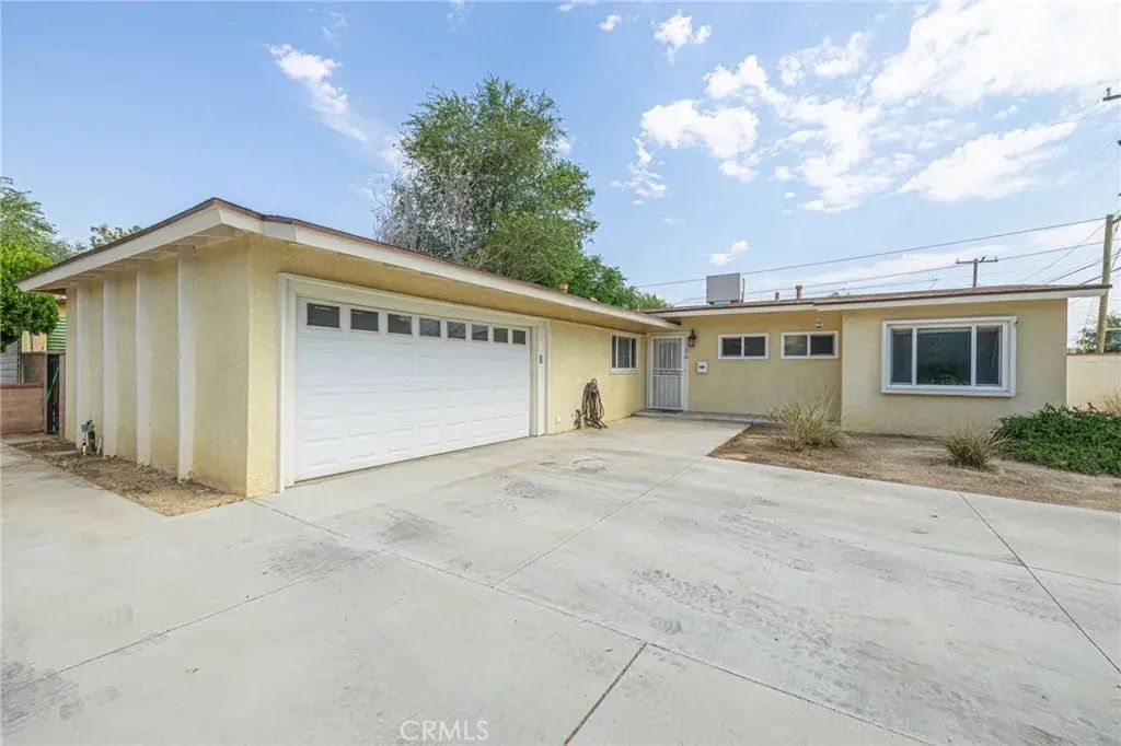 1156 W Avenue J14, Lancaster