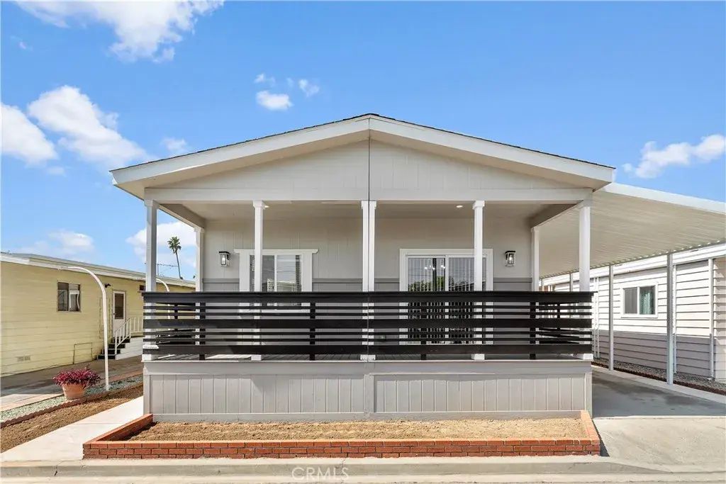 2755 Arrow 169, La Verne