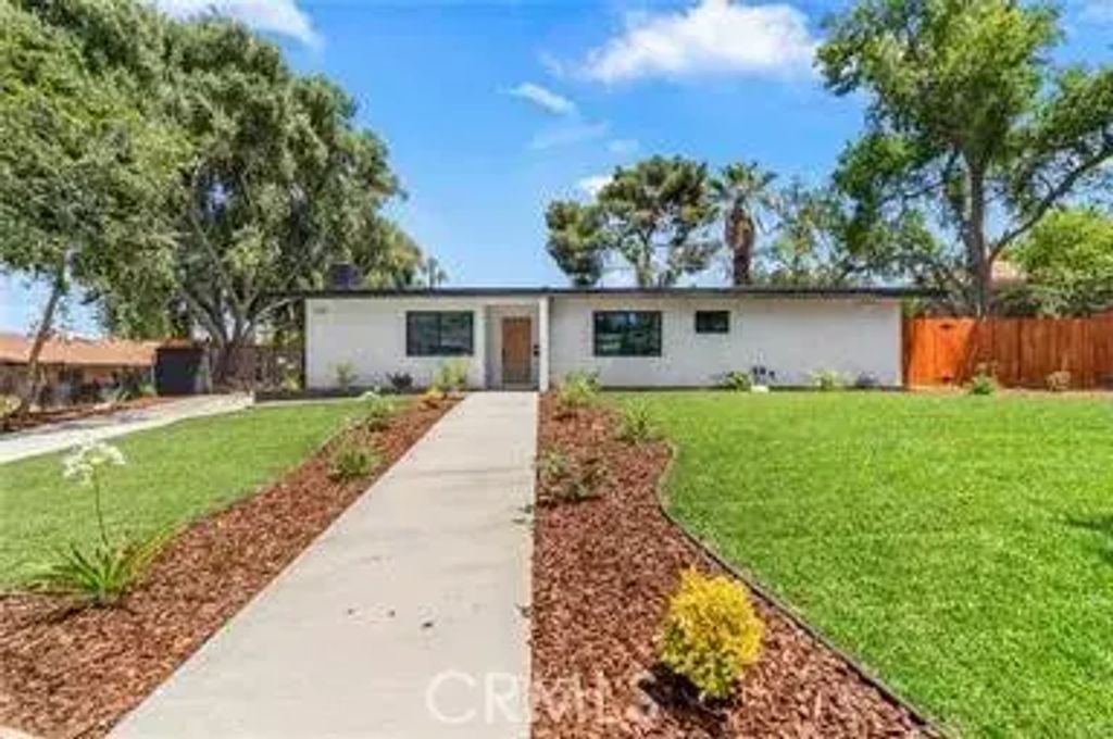 151 Barret, Riverside