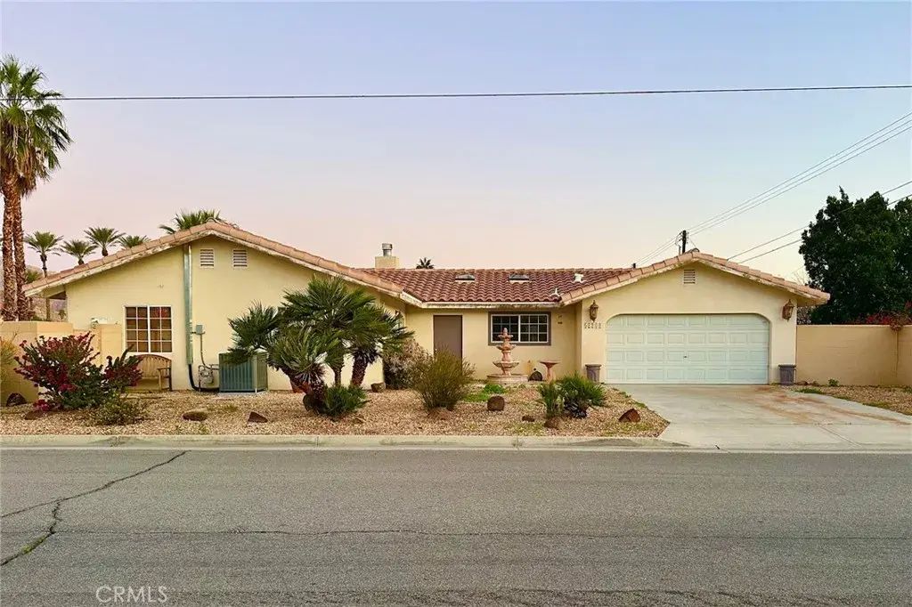 52200 Eisenhower, La Quinta