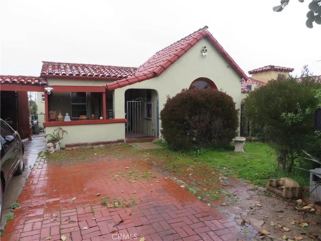 3141 W 75th, Los Angeles