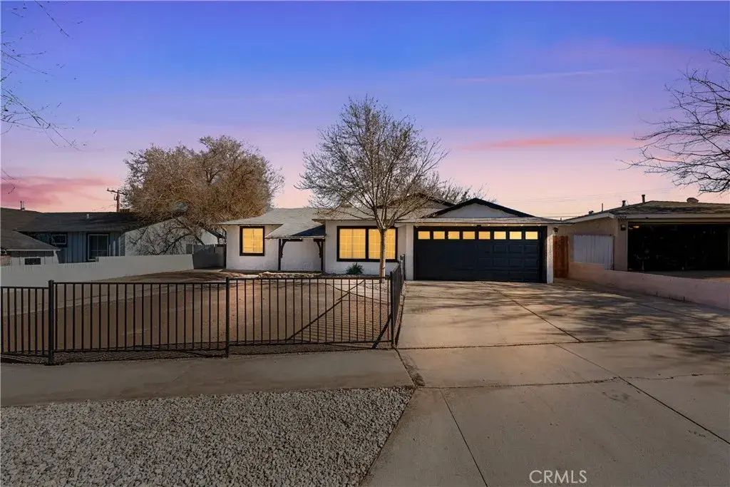 37410 Larkin Avenue, Palmdale