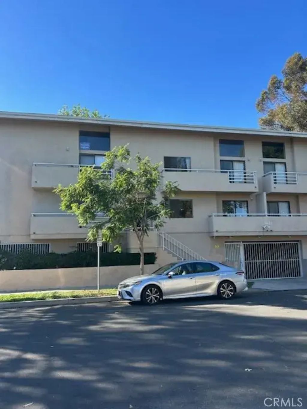 5821 Sylmar Avenue 2, Van Nuys