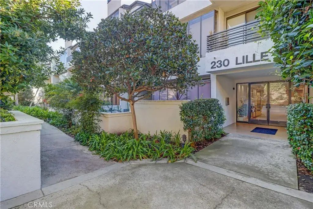 230 Lille, Newport Beach