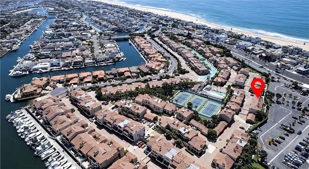 16425 Martin Lane 241, Huntington Beach