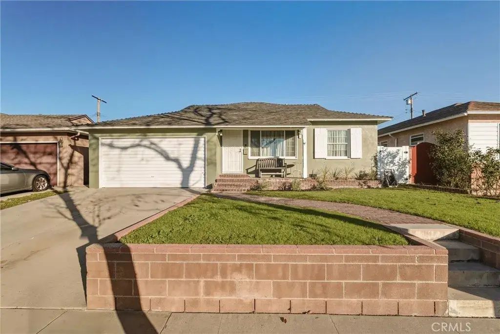 4418 Conquista, Lakewood
