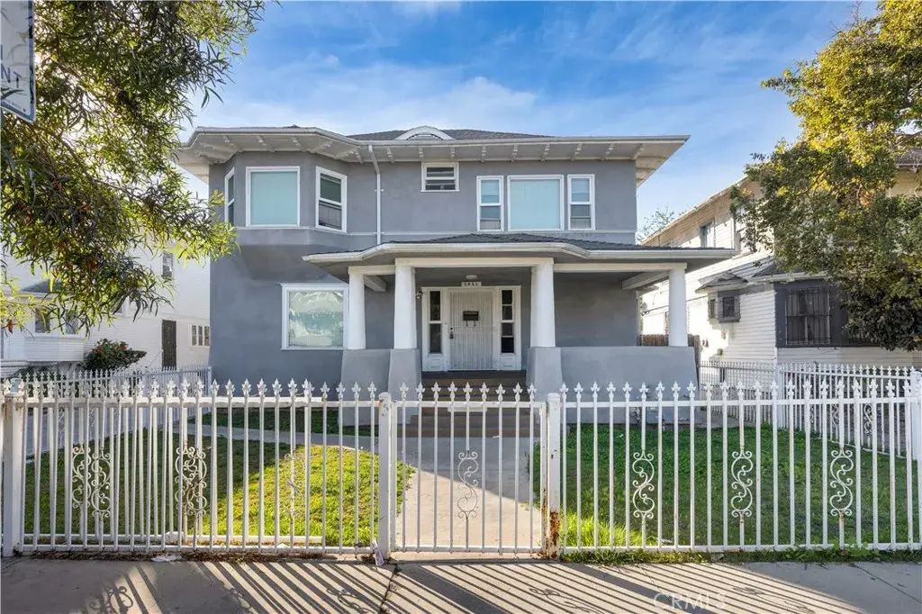 2641 S Catalina Street, Los Angeles
