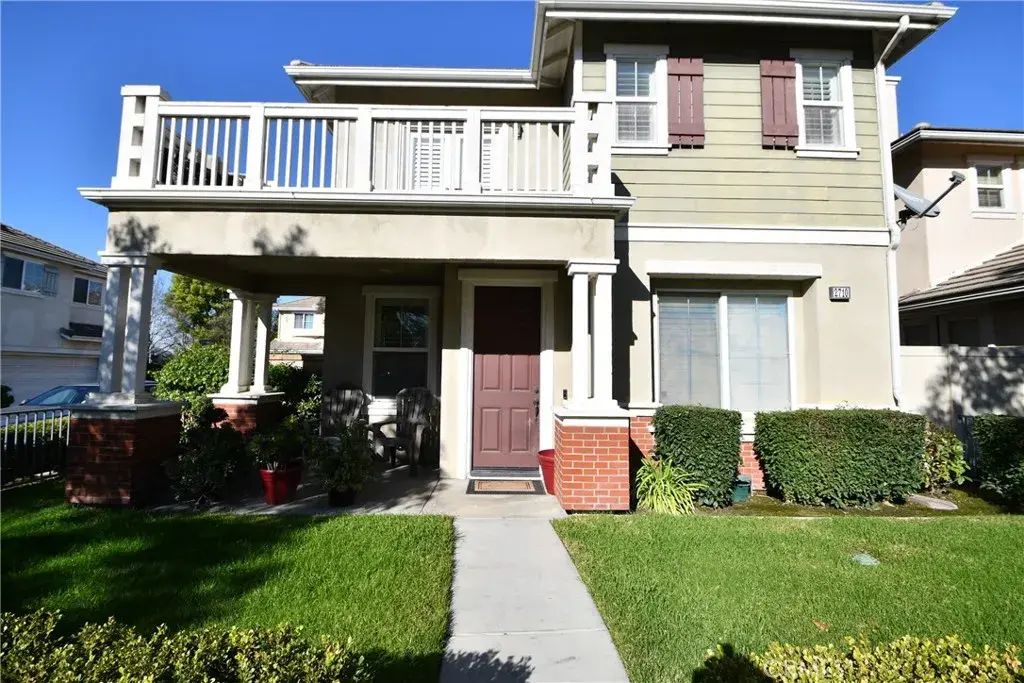 2710 Dumalski, Lakewood