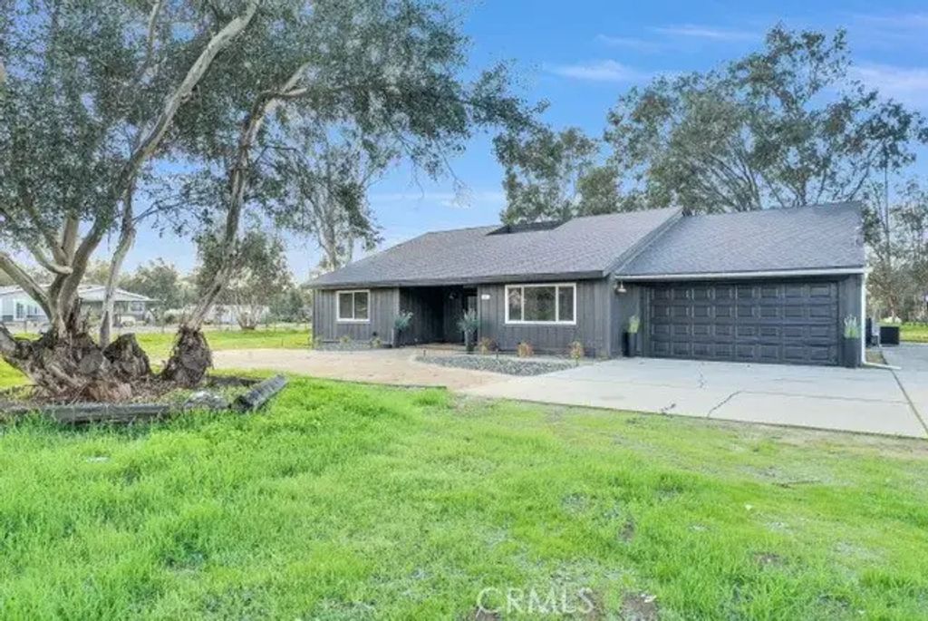28625 Shady Tree, Winchester