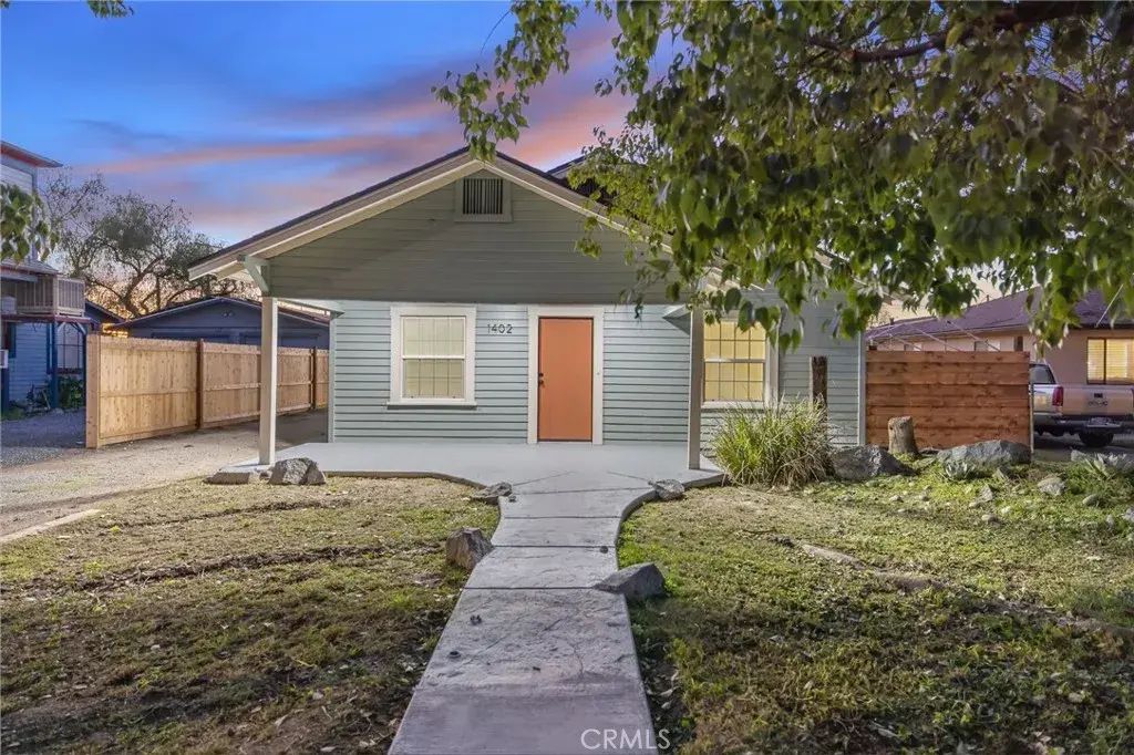 1402 Middleton Street, Hanford