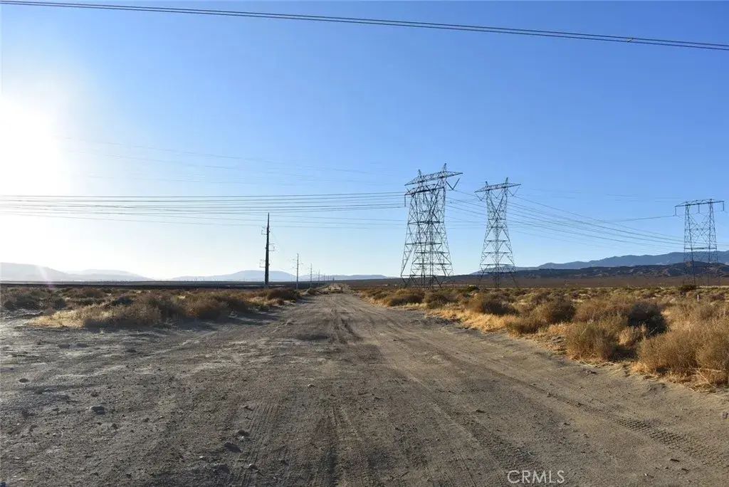 19300 Astoria, Rosamond