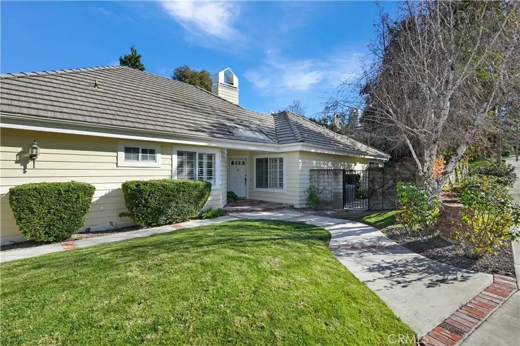 24486 Stonechat Court, Valencia