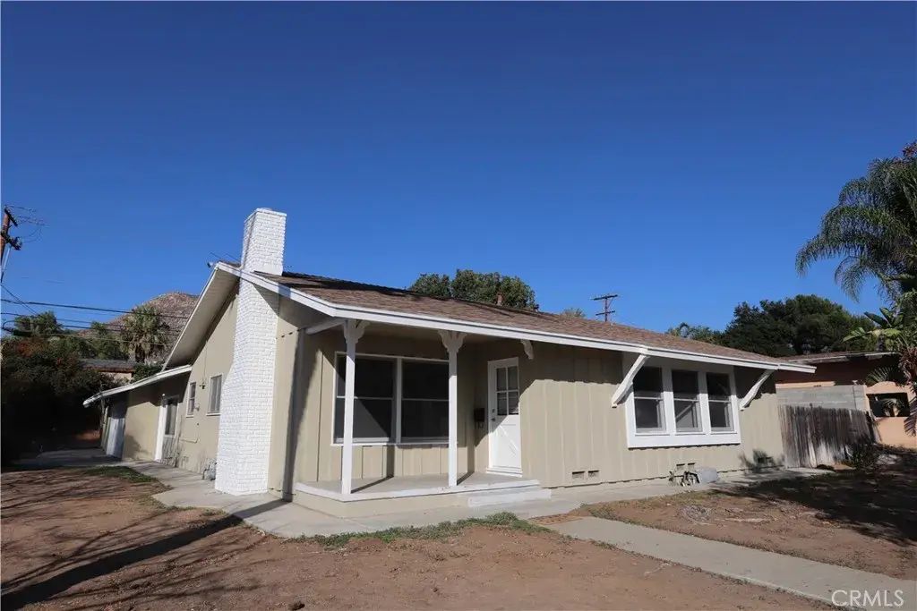 587 W Blaine, Riverside