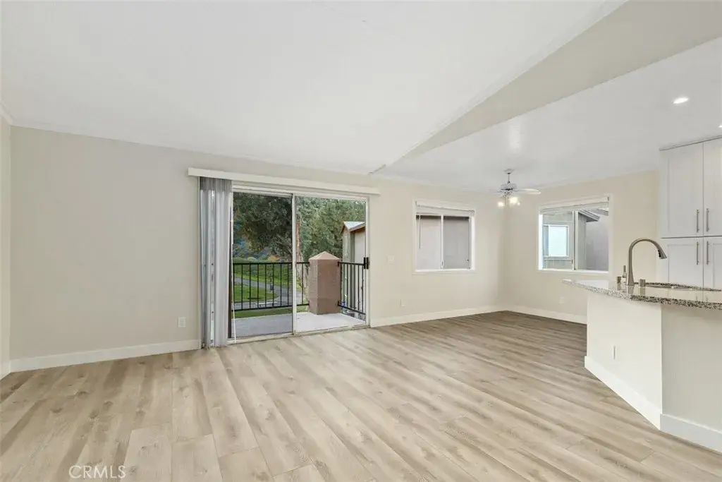 2576 Avenida Del Vista 204, Corona
