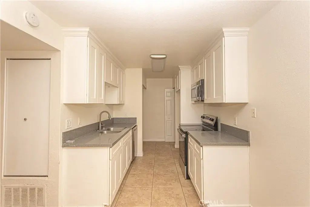 1265 Kendall 811, San Bernardino