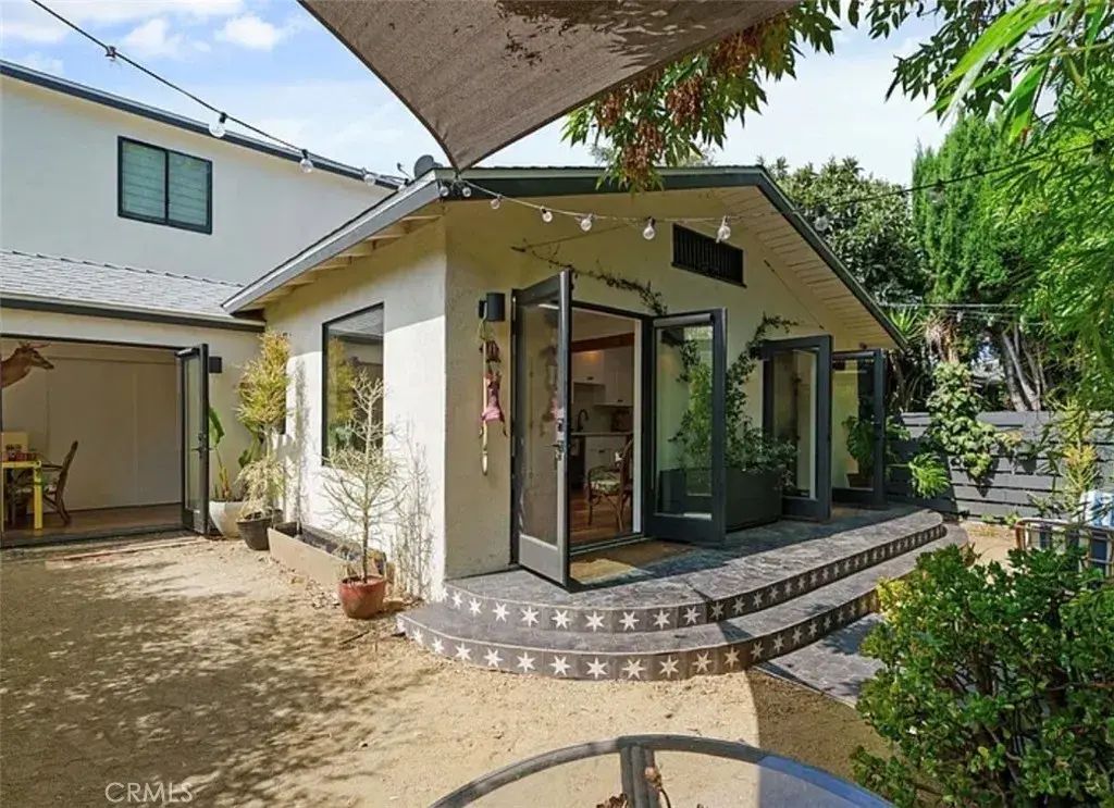 1900 Berkeley, Echo Park