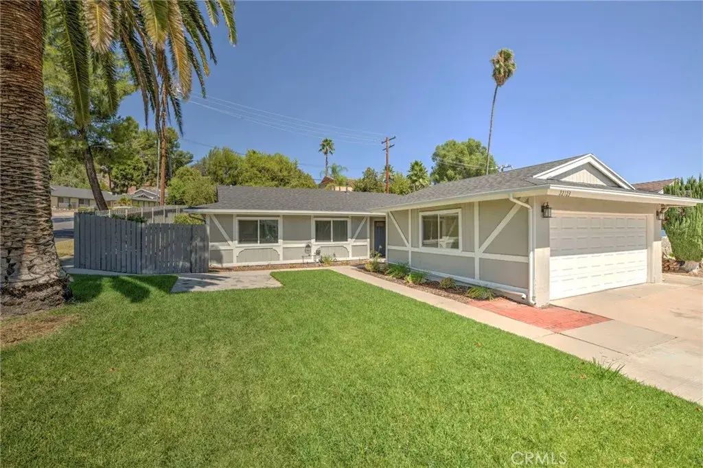 22123 Alamogordo Road, Saugus