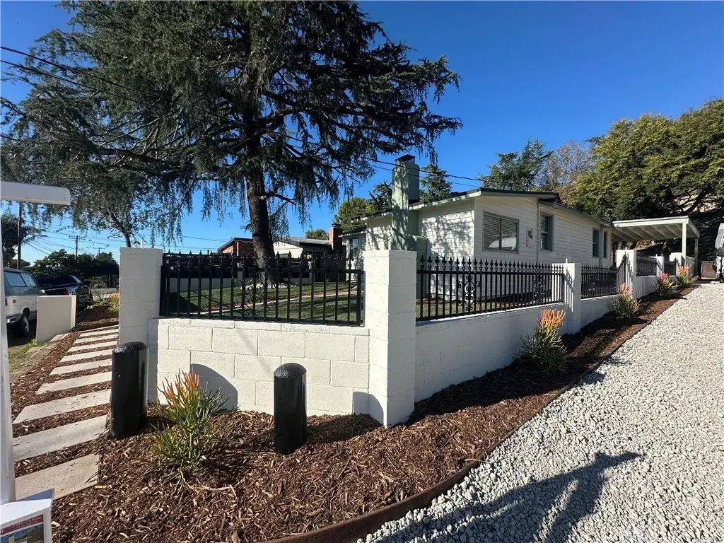 6401 Day, Tujunga