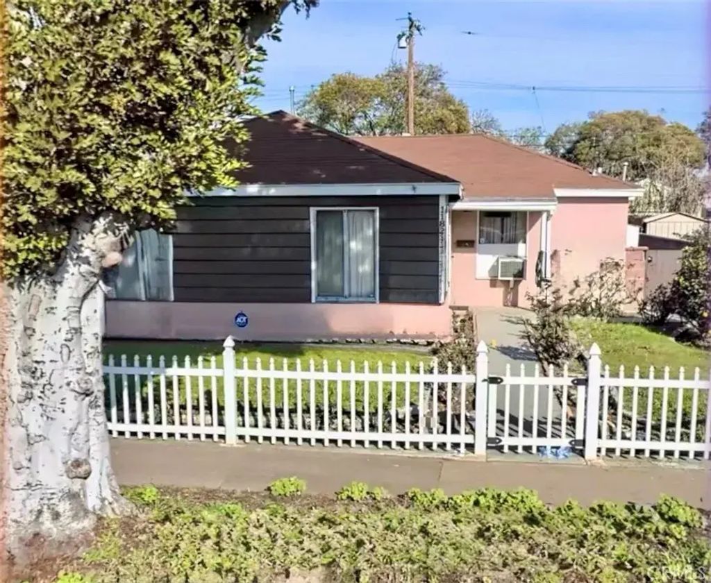 11826 Studebaker, Norwalk