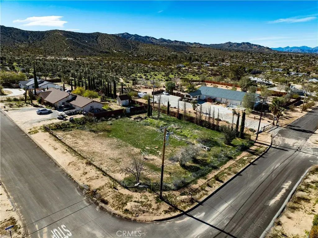 7516 Hilton, Yucca Valley