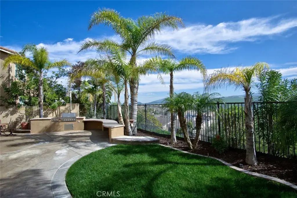 2449 N Highwood Road, Orange