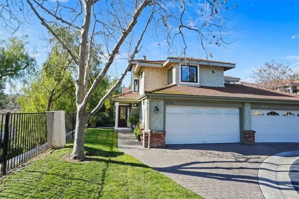29732 Strawberry Hill, Agoura Hills