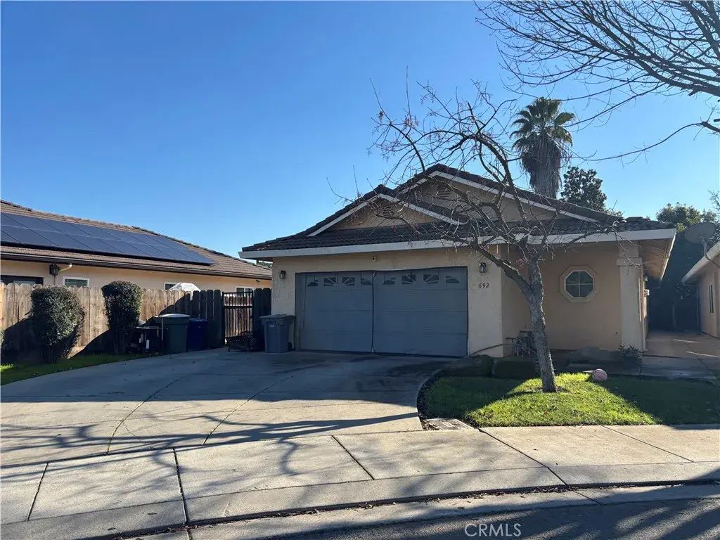 692 Gateway, Merced