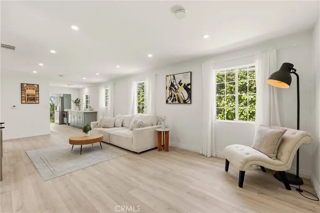 10607 Whitegate Avenue, Sunland