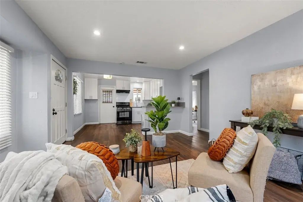 1157 Wilkins, Los Angeles
