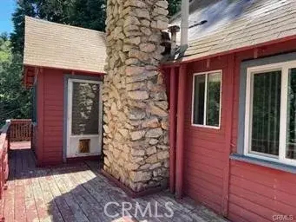 544 Community Drive, Lake Arrowhead