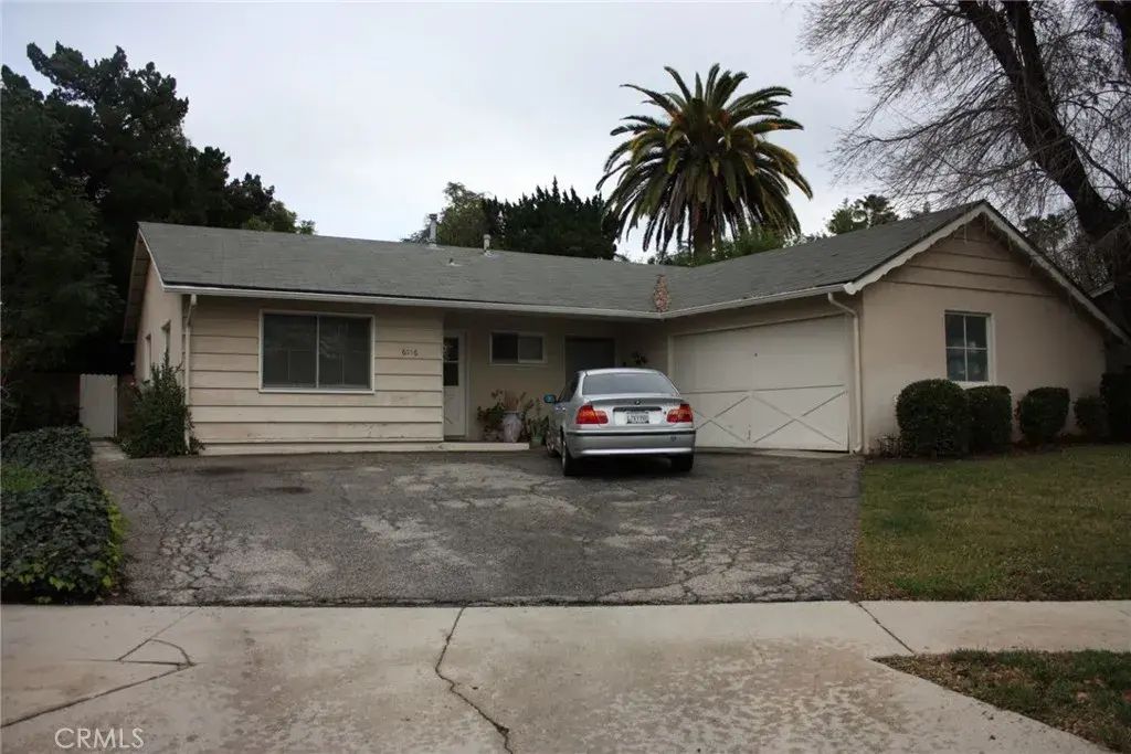 6516 Sausalito Avenue, West Hills