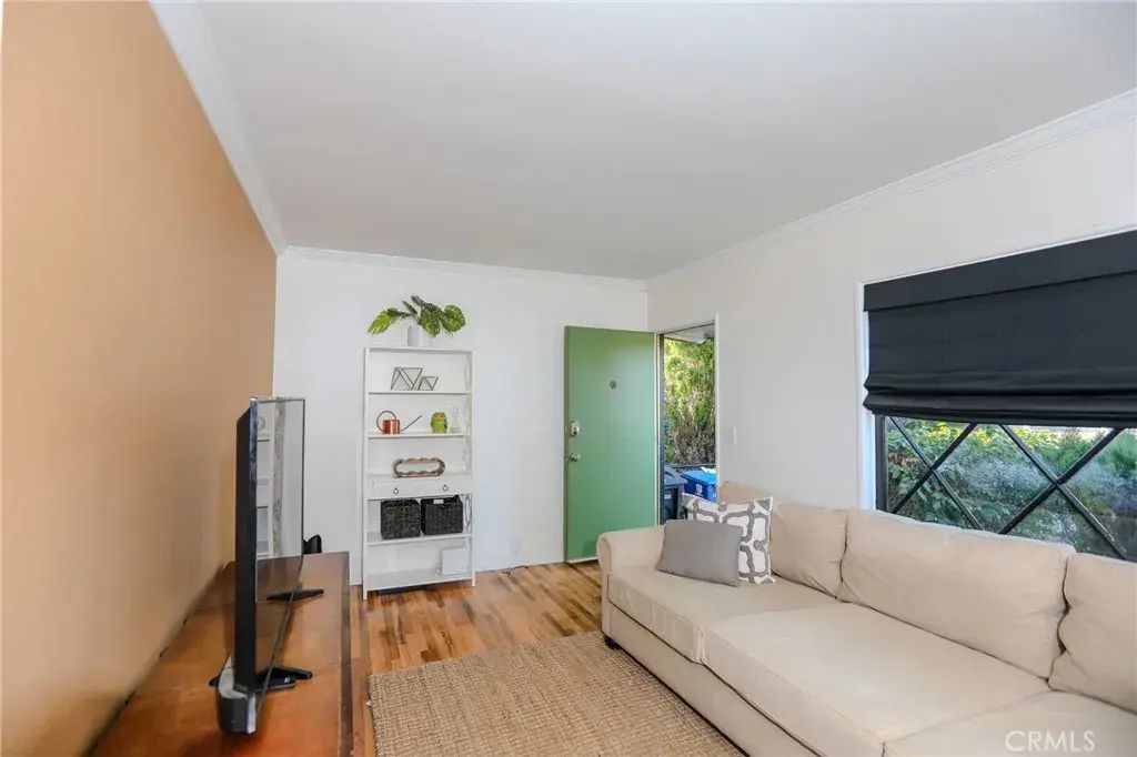 2206 W Chandler Boulevard, Burbank