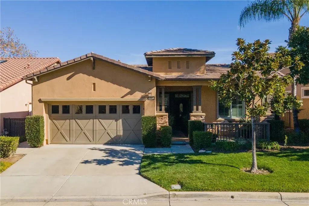 23962 Kaleb, Corona