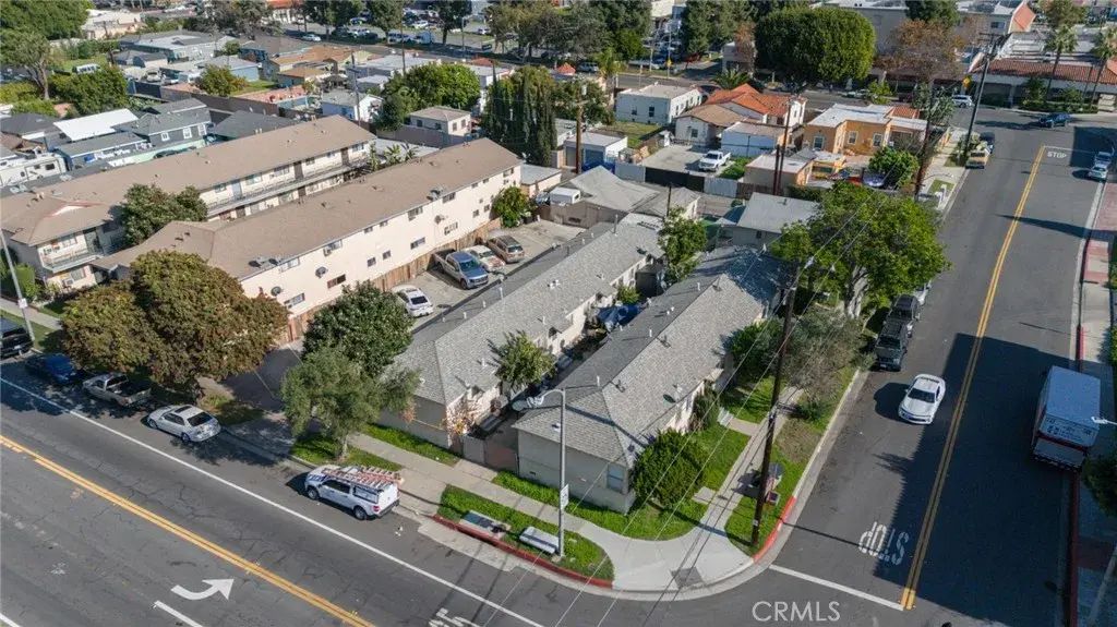 15954 Vermont, Paramount