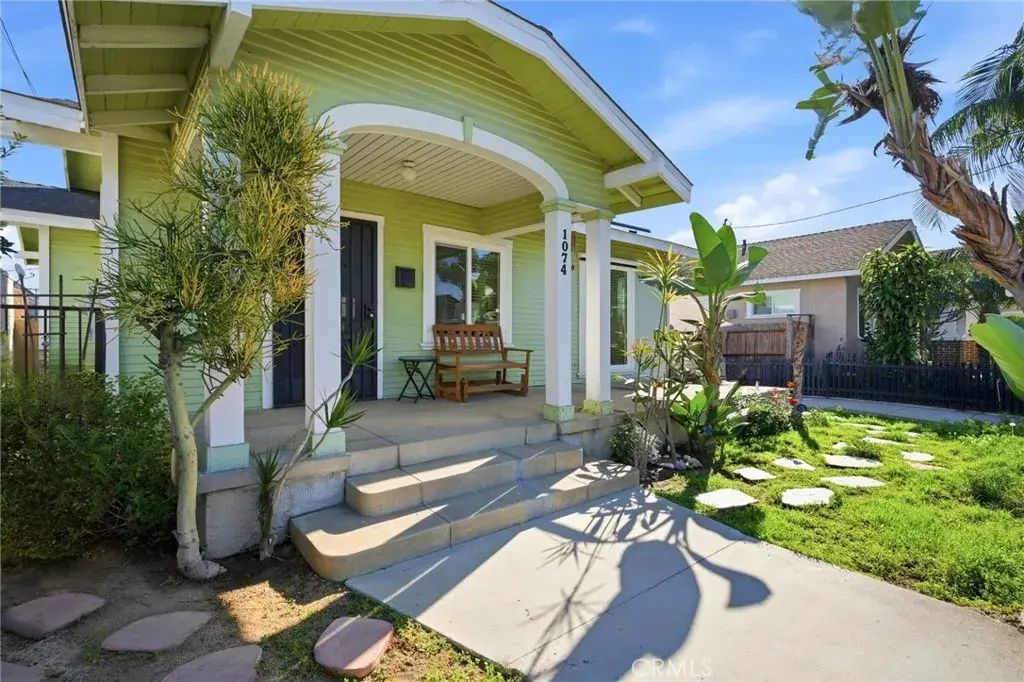 1074 Vina Avenue, Long Beach