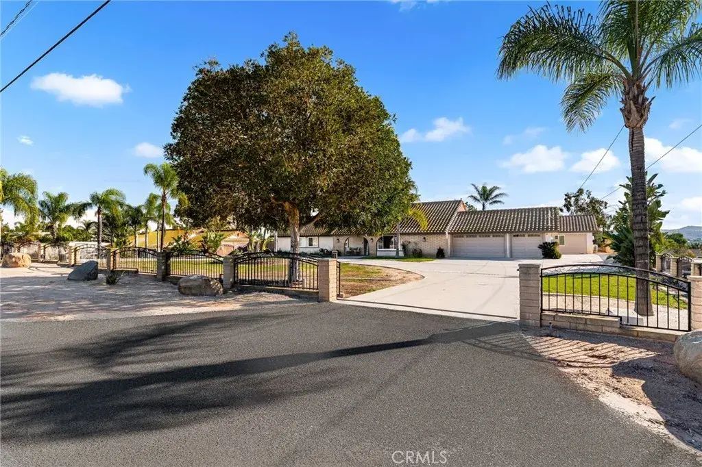 18165 Mariposa, Riverside