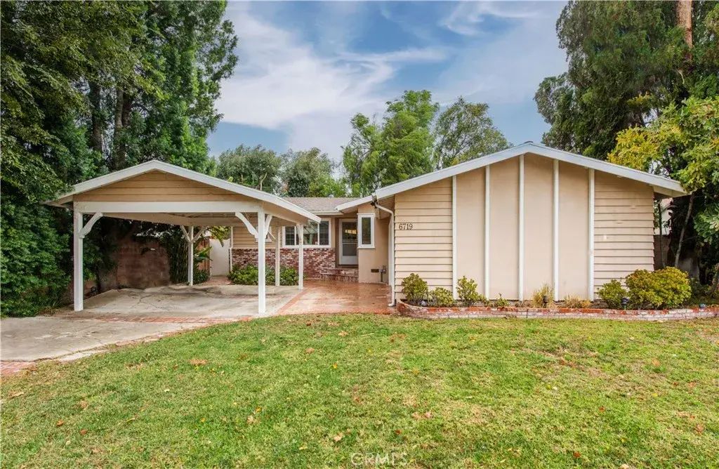 6719 Sale Avenue, West Hills