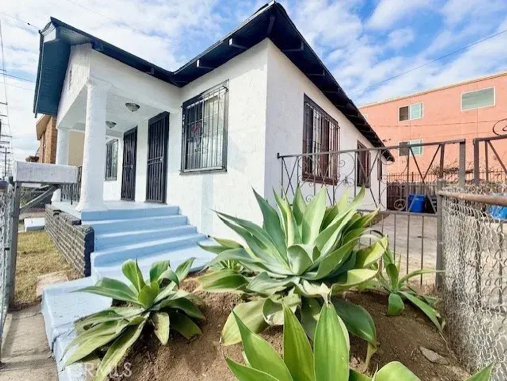 2411 Griffith Avenue, Los Angeles